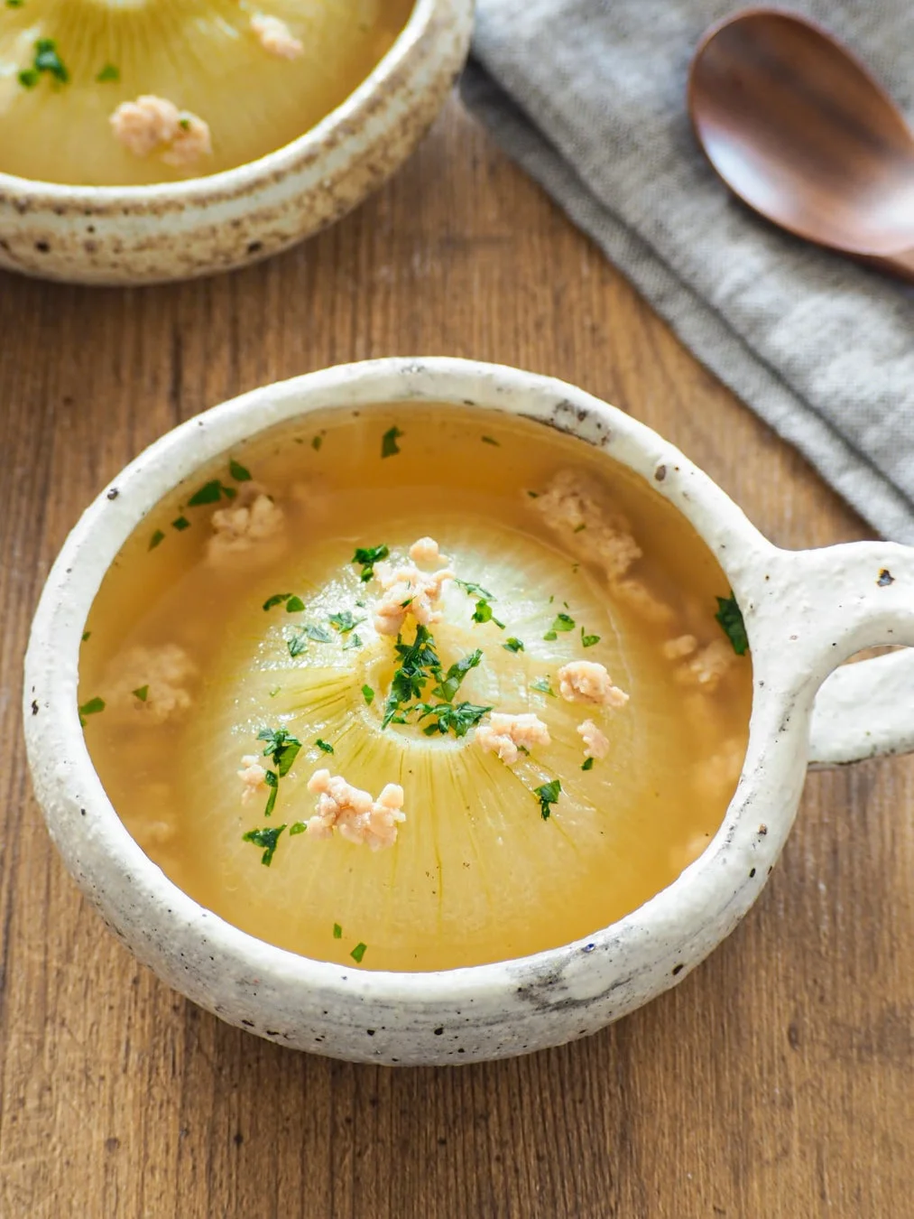 丸ごと玉ねぎの煮込みスープ