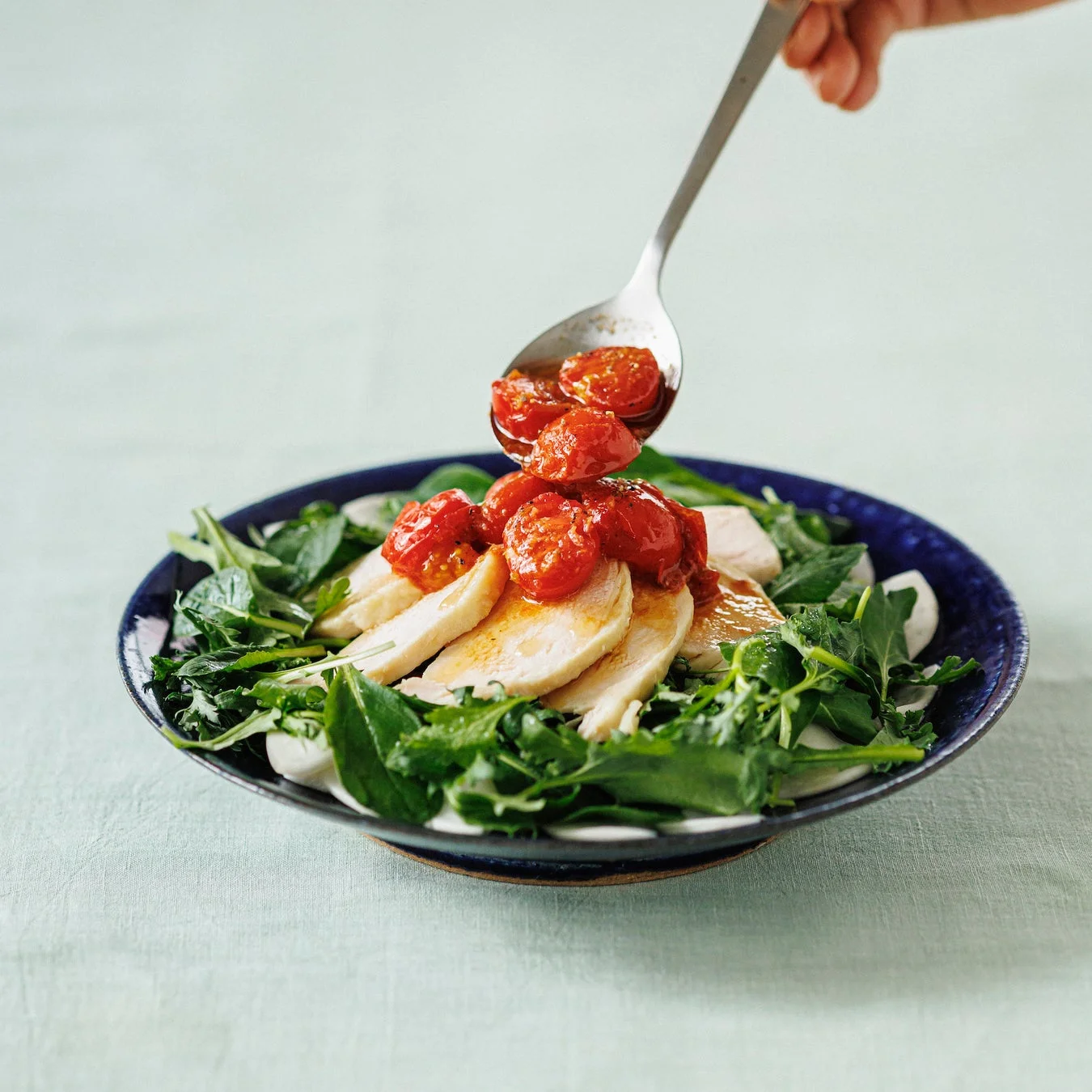 春ミニトマト×スパイスデリ風サラダチキン